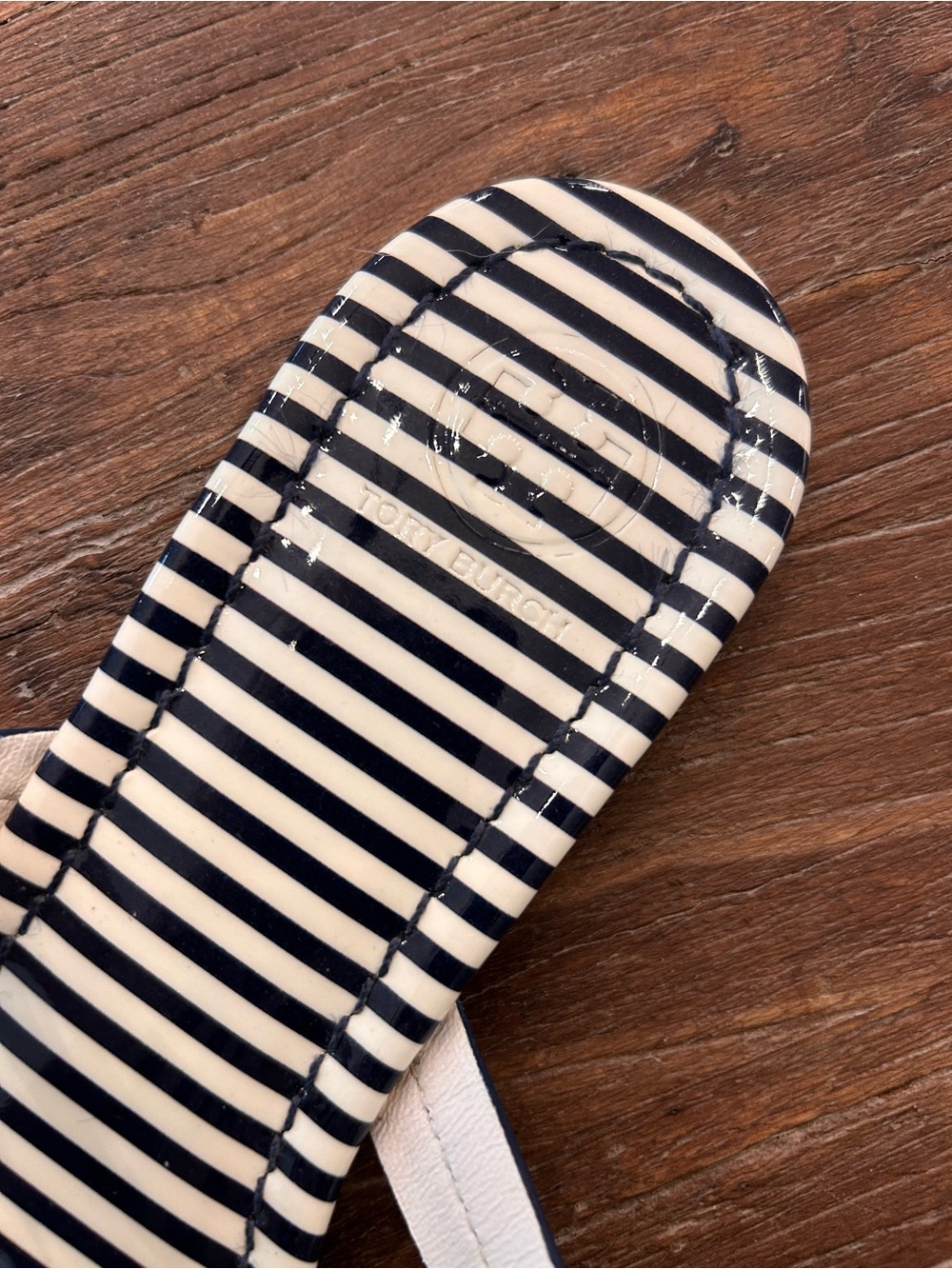 Tory Burch Miller Stripe Jelly Sandals Navy White Logo Thong Size 8M NWOT - Picture 9 of 11